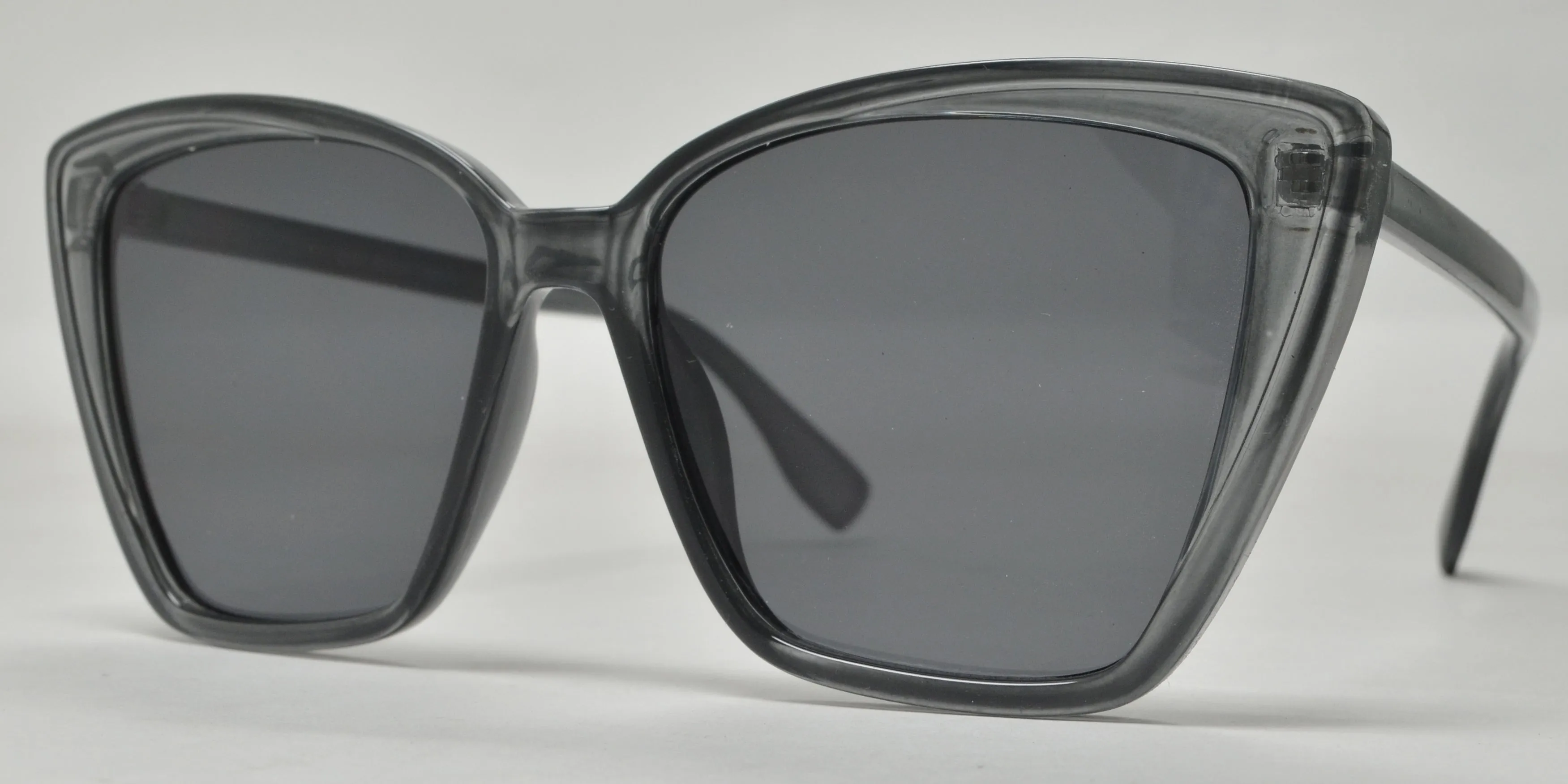 8007 - Plastic Box Cat Eye Sunglasses