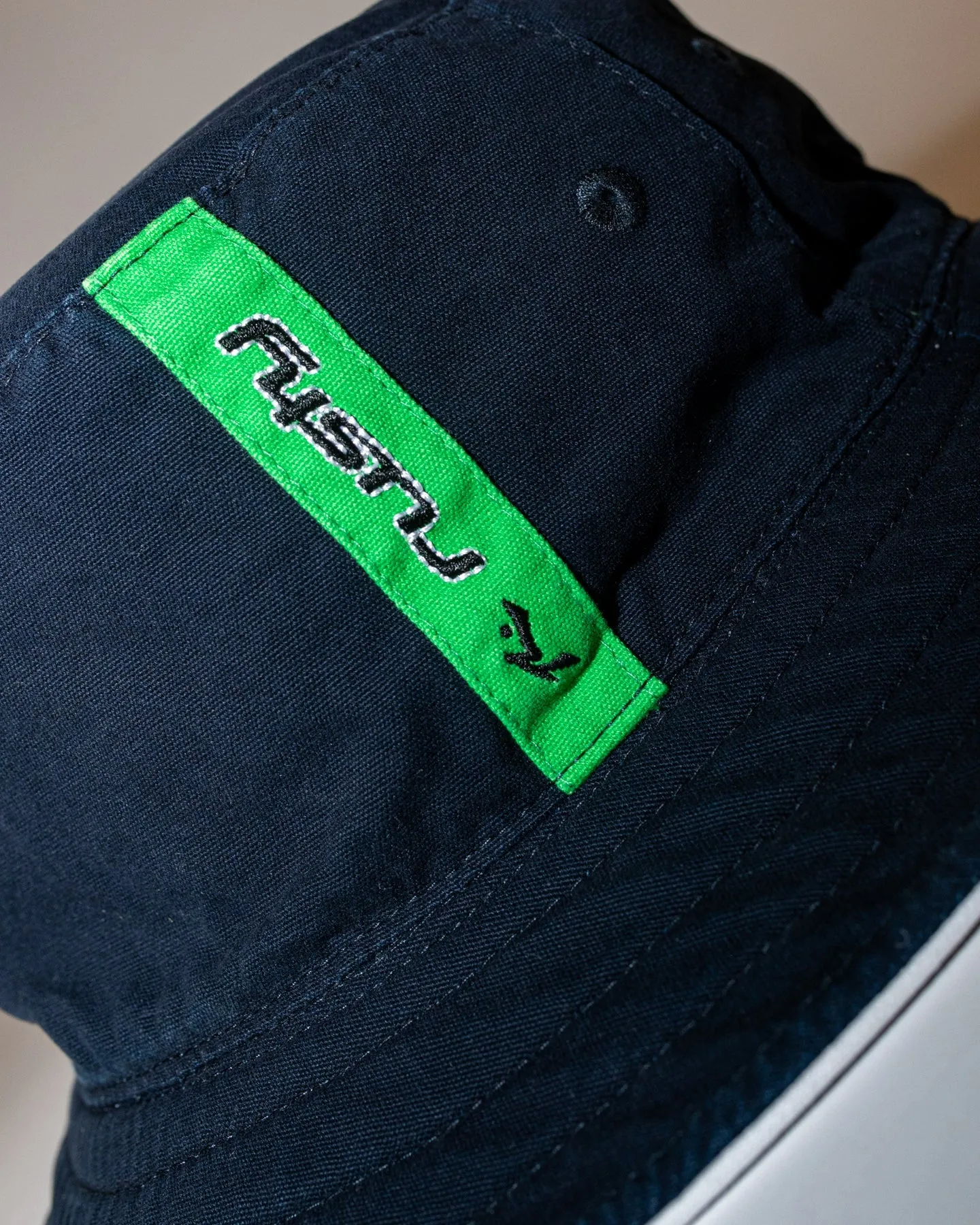 Rusty Hi-Vis Reversible Bucket Hat - Navy Blue