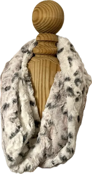 Snowy Owl Alloy Infinity Scarf